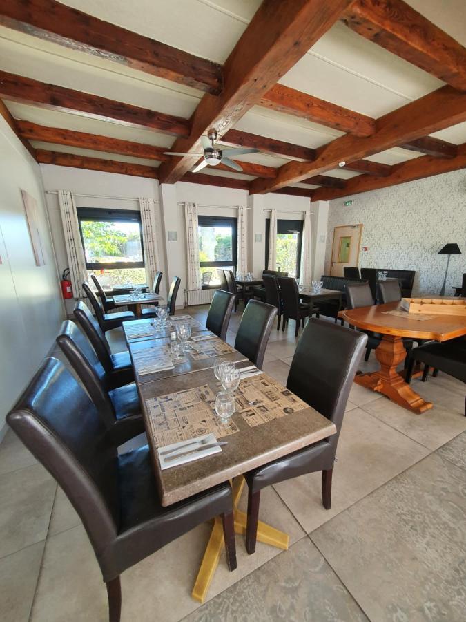 Valros Auberge De La Tour -Appartements- מראה חיצוני תמונה