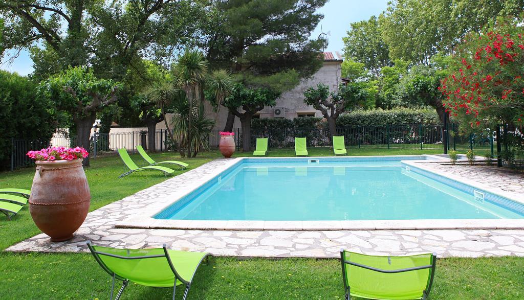 Valros Auberge De La Tour -Appartements- מראה חיצוני תמונה