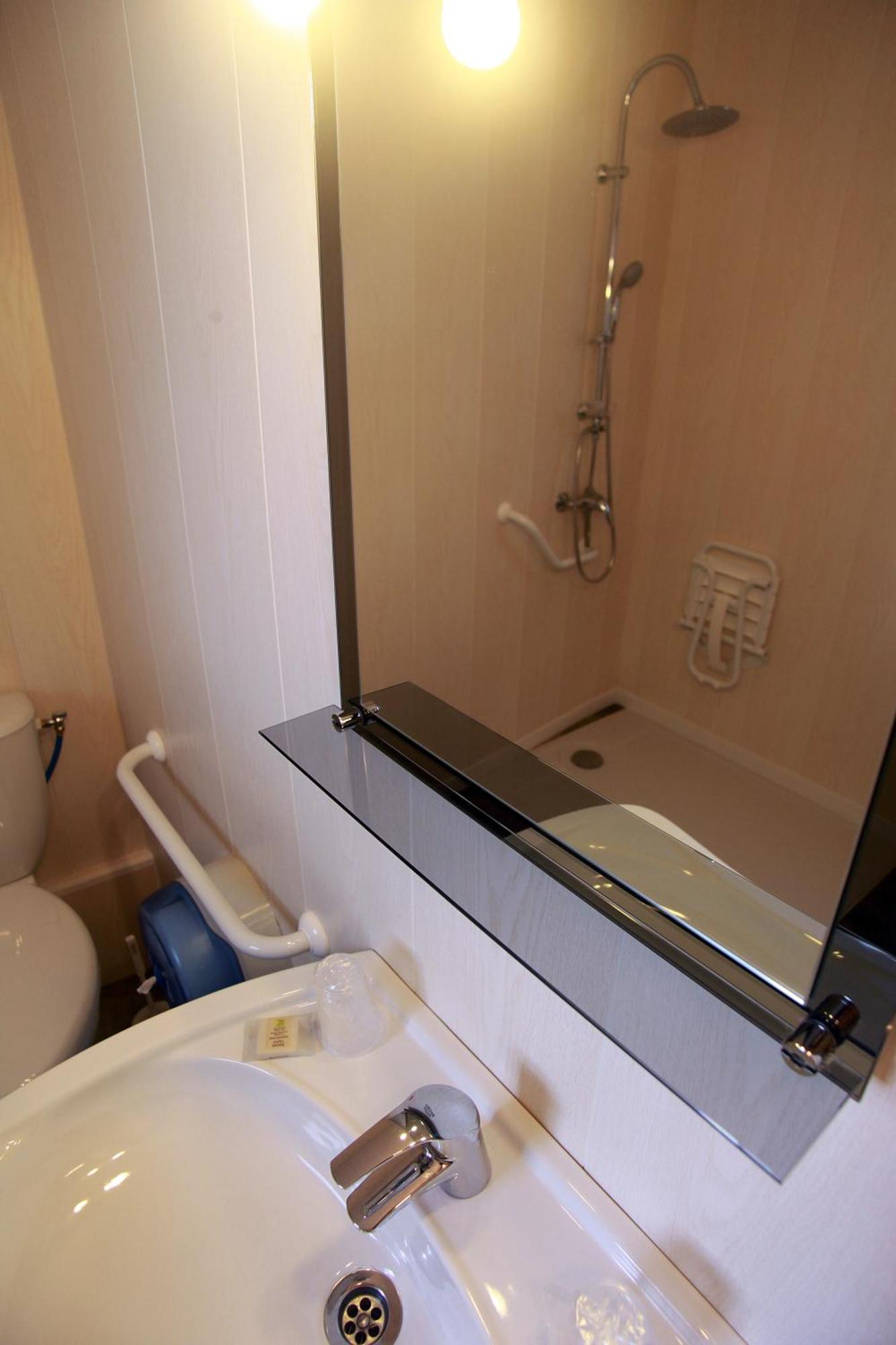 Valros Auberge De La Tour -Appartements- חדר תמונה
