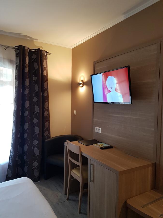 Valros Auberge De La Tour -Appartements- מראה חיצוני תמונה